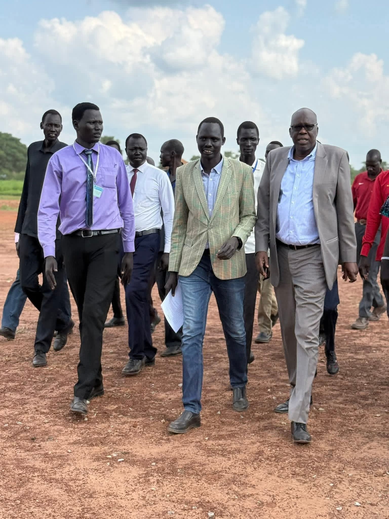 Students farm guidance from the teacher